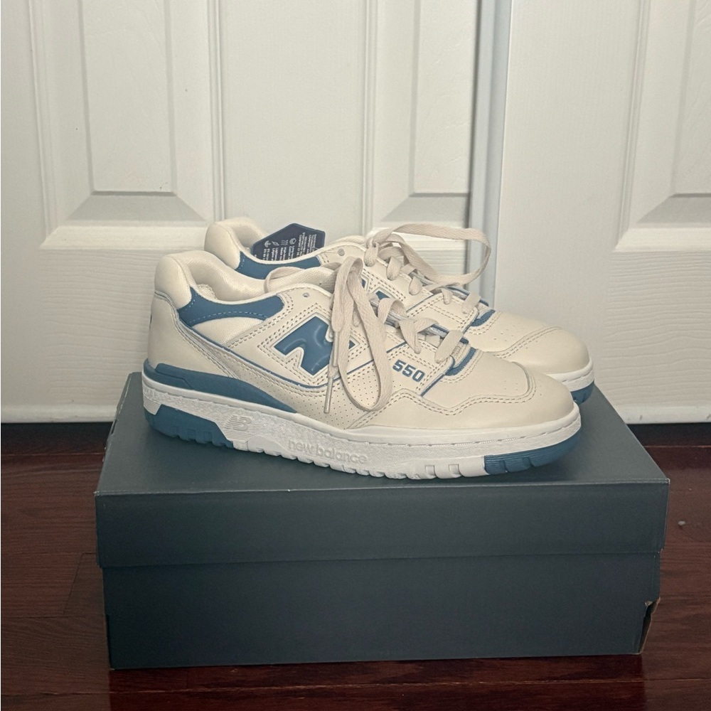 New Balance Women’s 550 Basketball Sneaker Shoes - Size 8.5 - Picture 3 of 9